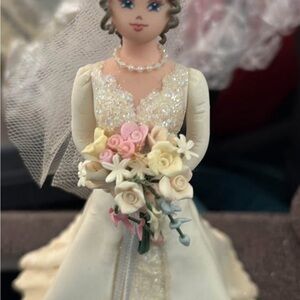 Elegant Bride Figurine with Bouquet